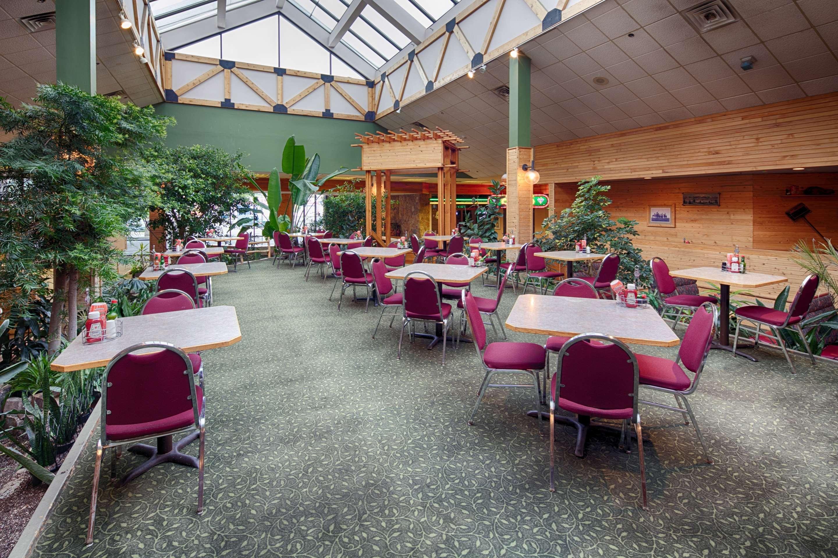 Red Lion Hotel Kalispell Buitenkant foto
